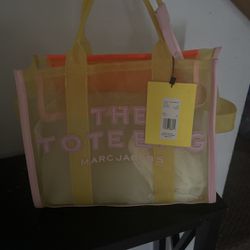 Marc Jacob’s Tote Bag Summer Collection 