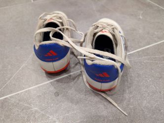 Adidas Soccer cleats size Y2