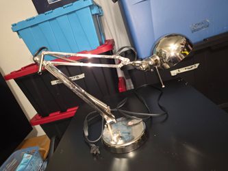 Desk lamp