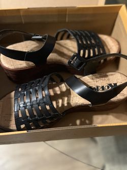 Women’s Size 9 Wedge Sandal