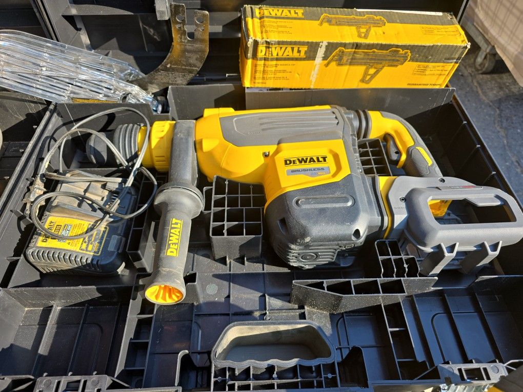 Dwalt Hammer Drill