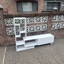 Free TV Stand 