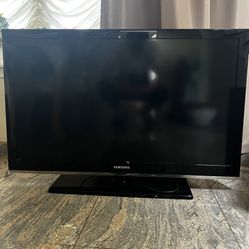 40 Inch Samsung TV