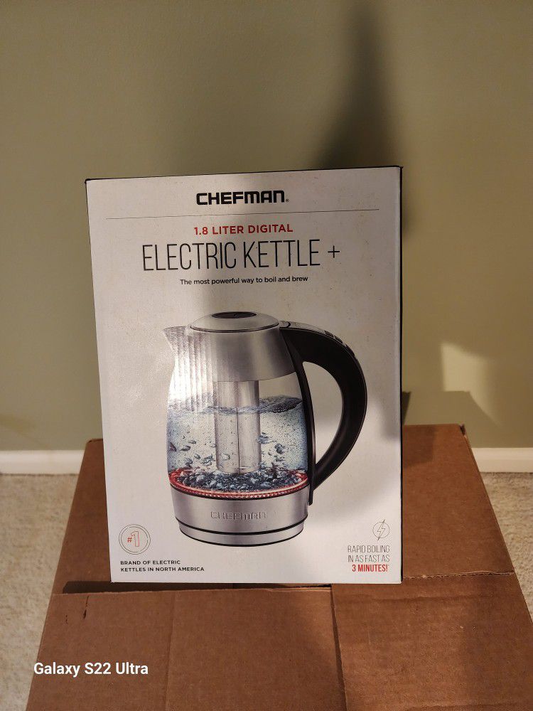 Chefman 1.8L 1500W Glass Electric Kettle with Tea Infuser, Keep Warm, Auto Shut Off, BPA Free