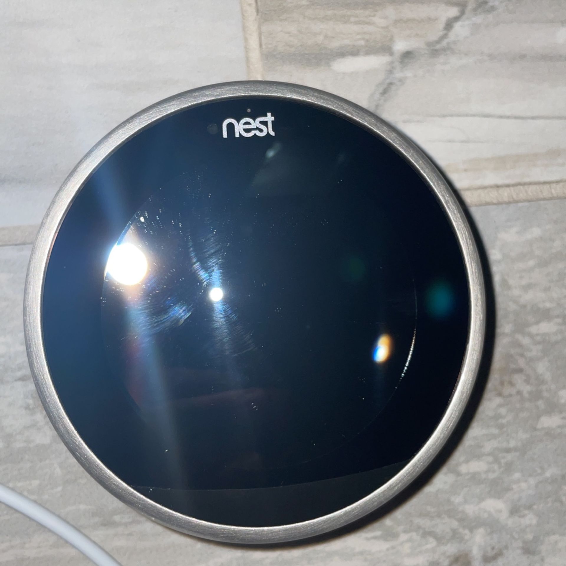 Working Nest Thermostat No Box Significantly Under Retail Value