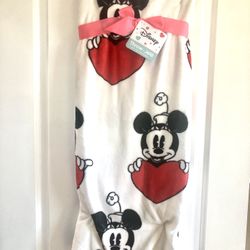 Minnie Mouse Heats Throw Blanket 