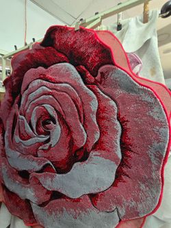 Rose-Shaped Decorative Area Rug