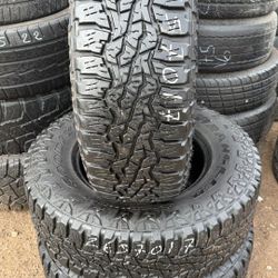 265//70//17 
Goodyear wrangler At 
90% de vida 
Dot 22