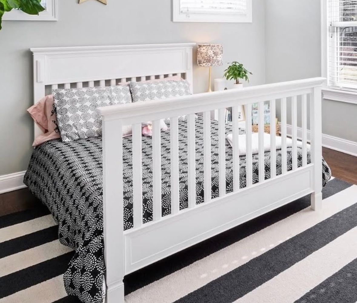 Full Size Pottery Barn Larkin Bed – Excellent Condition