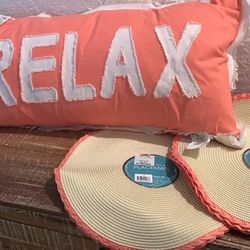 Relax Pillow With 8 Matching Placemats 