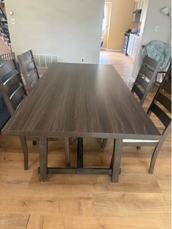 Like-New 4-Person Dining Table Set – Only $70!