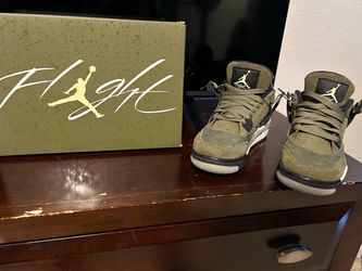 Jordan 4 olive green size 5 youth