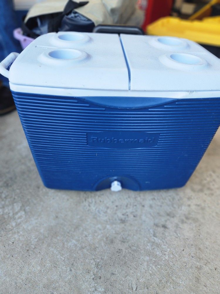 Modelo 5 gallon cooler for Sale in Fife, WA - OfferUp