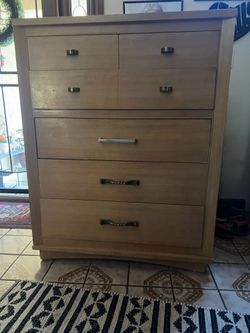 Upright dresser