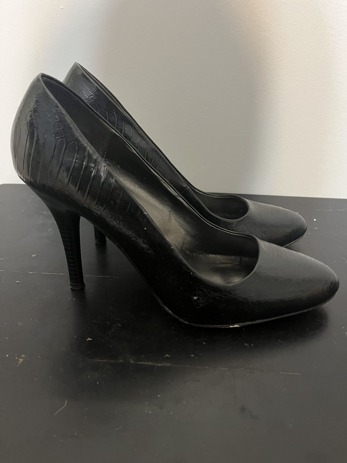 Women’s Black Snakeskin Print Heels