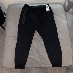 Black Nike Tech Joggers 
