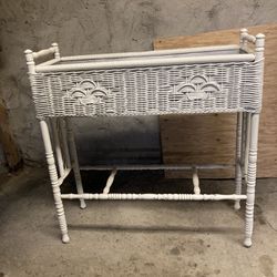 Woven Wicker/Rattan Boxed Plant Stand