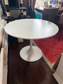 White Modern Round Table