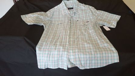 Roca wear short sleeve shirt size 2xl.