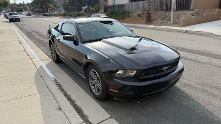 Ford Mustang Coupe Black