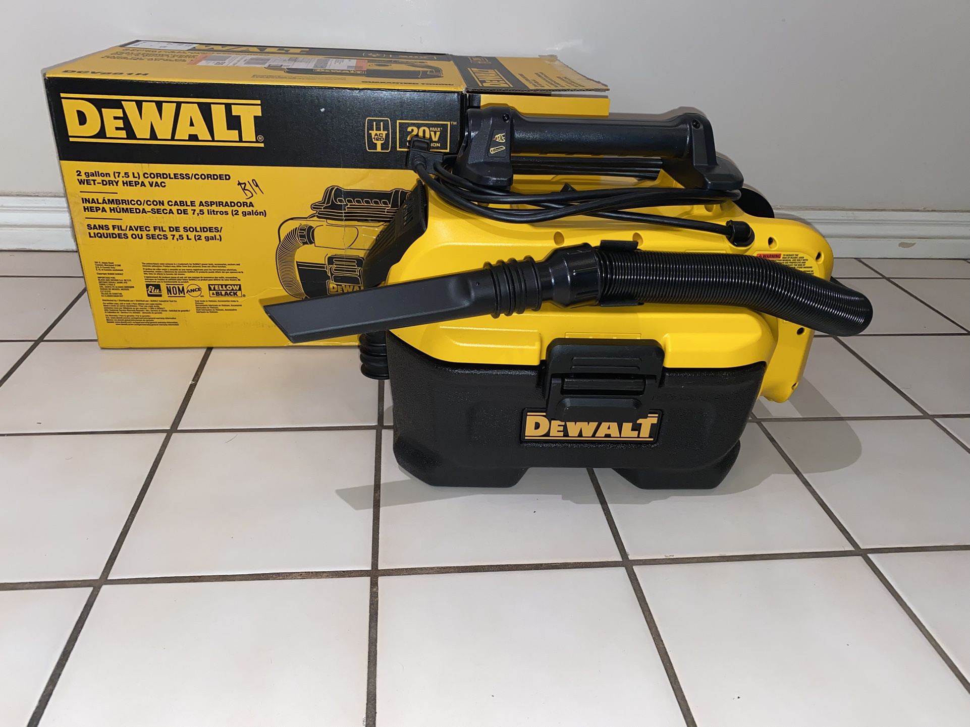 Dewalt 20v 2gallon Cordless/ Corded Wet/ Dry Vacuum