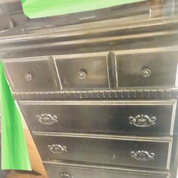Solid Wood 4 Drawer Dresser 