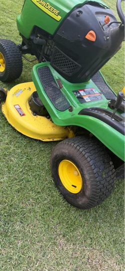 John Deere Riding Lawn Mower