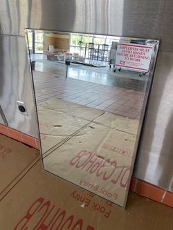 Hanging mirror in good condition