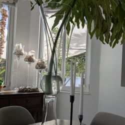 Vase makes for an excellent accent in any space. It is also perfect for floral arrangements for weddings, baby showers, and similar events. I am selli