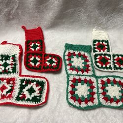 4 red white green crocheted stockings Christmas decoration decor 2 small 2 large