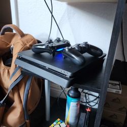 PS4 Slim (Used)