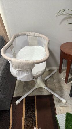 Halo Bassinet swivel sleeper