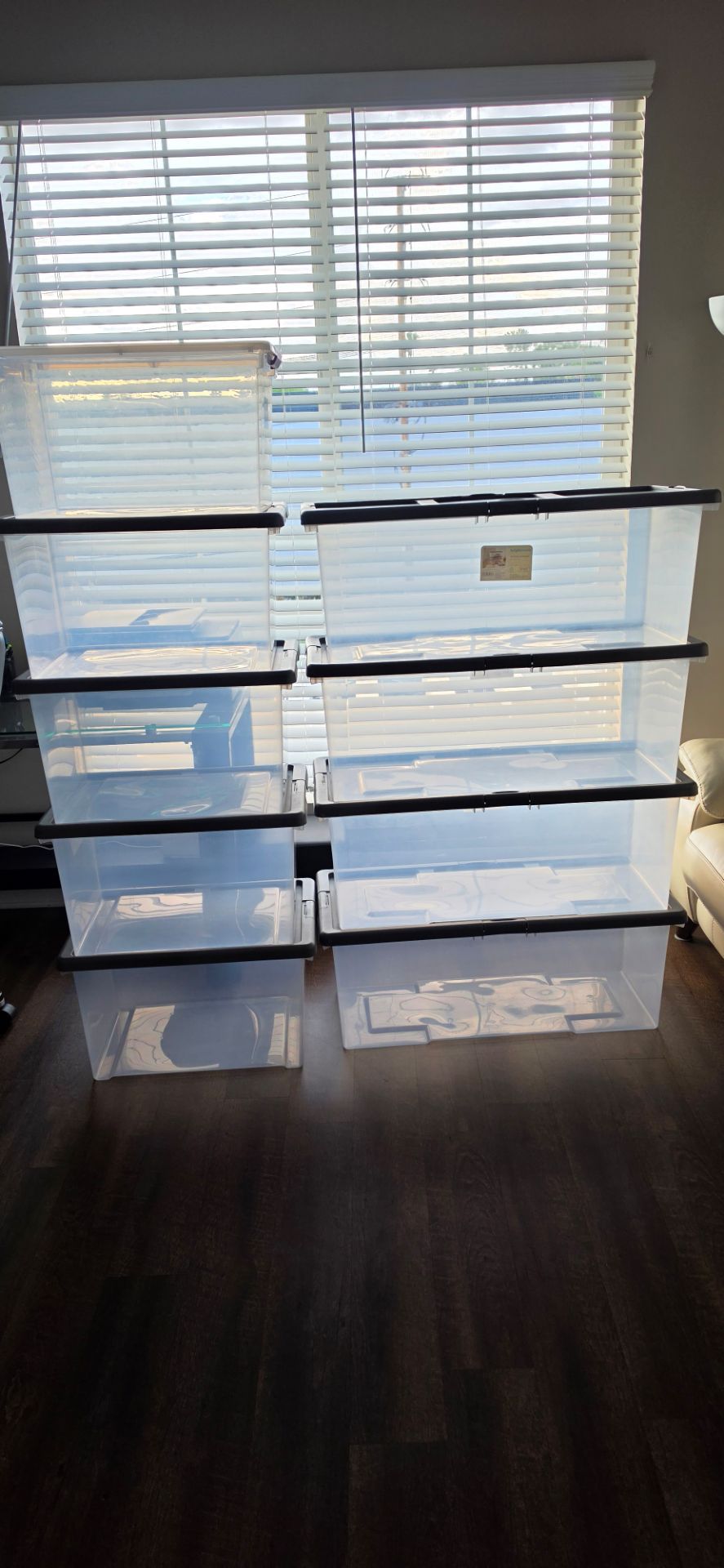 Plastic storage containers