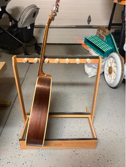 Guitar stand