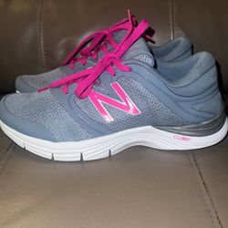 New Balance 711v2 Athletic Shoes, Women’s Size 8B