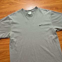Vintage Y2K Nike Embroidered Swoosh Tshirt  Size M 