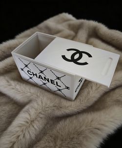 Storage box