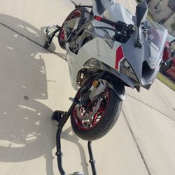 Kawasaki Ninja ZX-6R