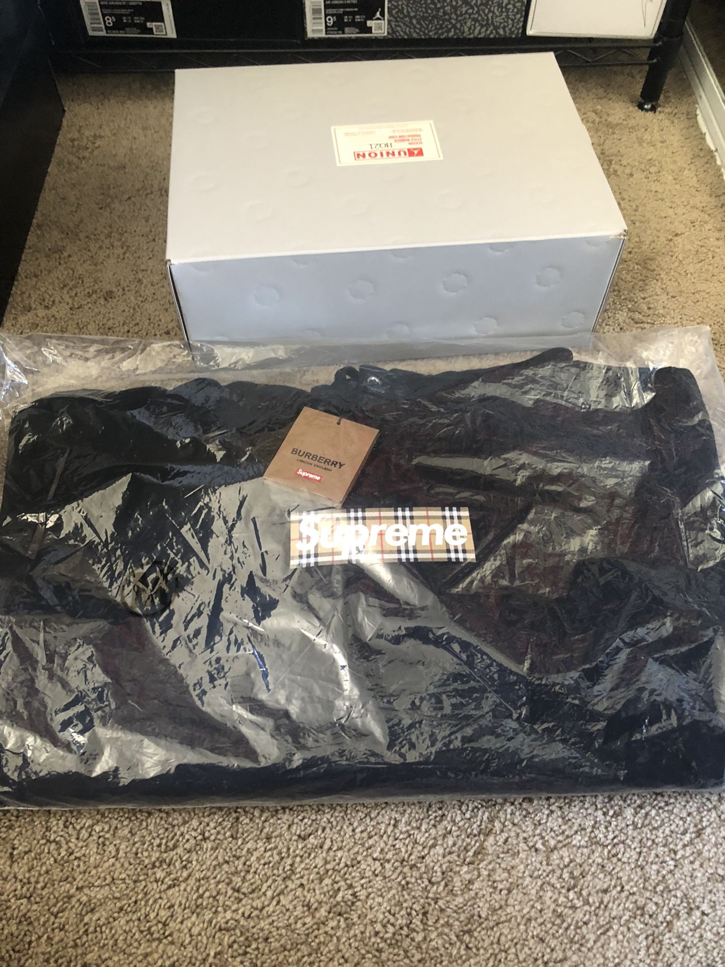 Supreme Burberry BoxLogo Hooded Sweatshirt Black Size Medium