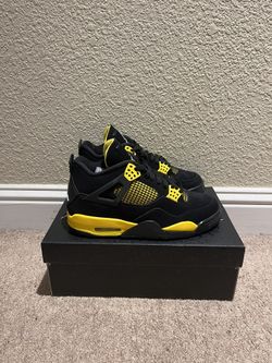 Jordan 4 Retro Thunder