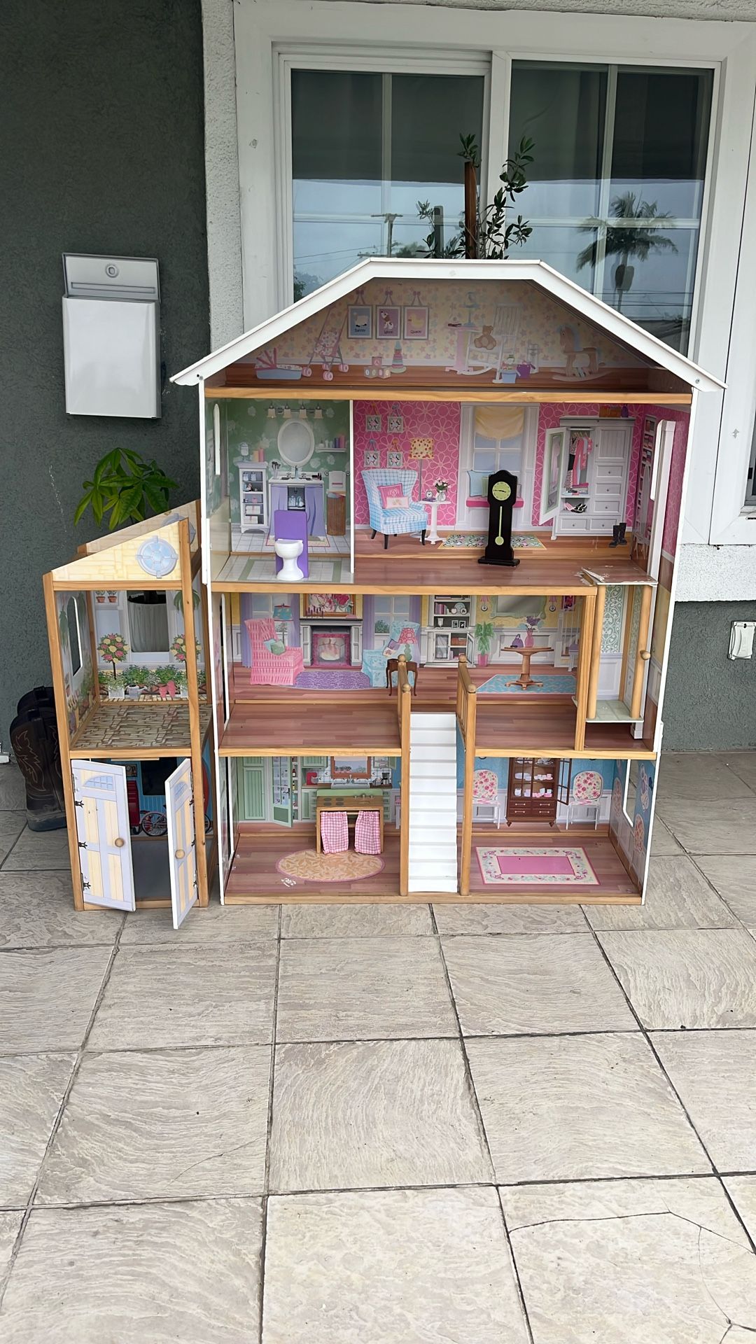 Big Doll House