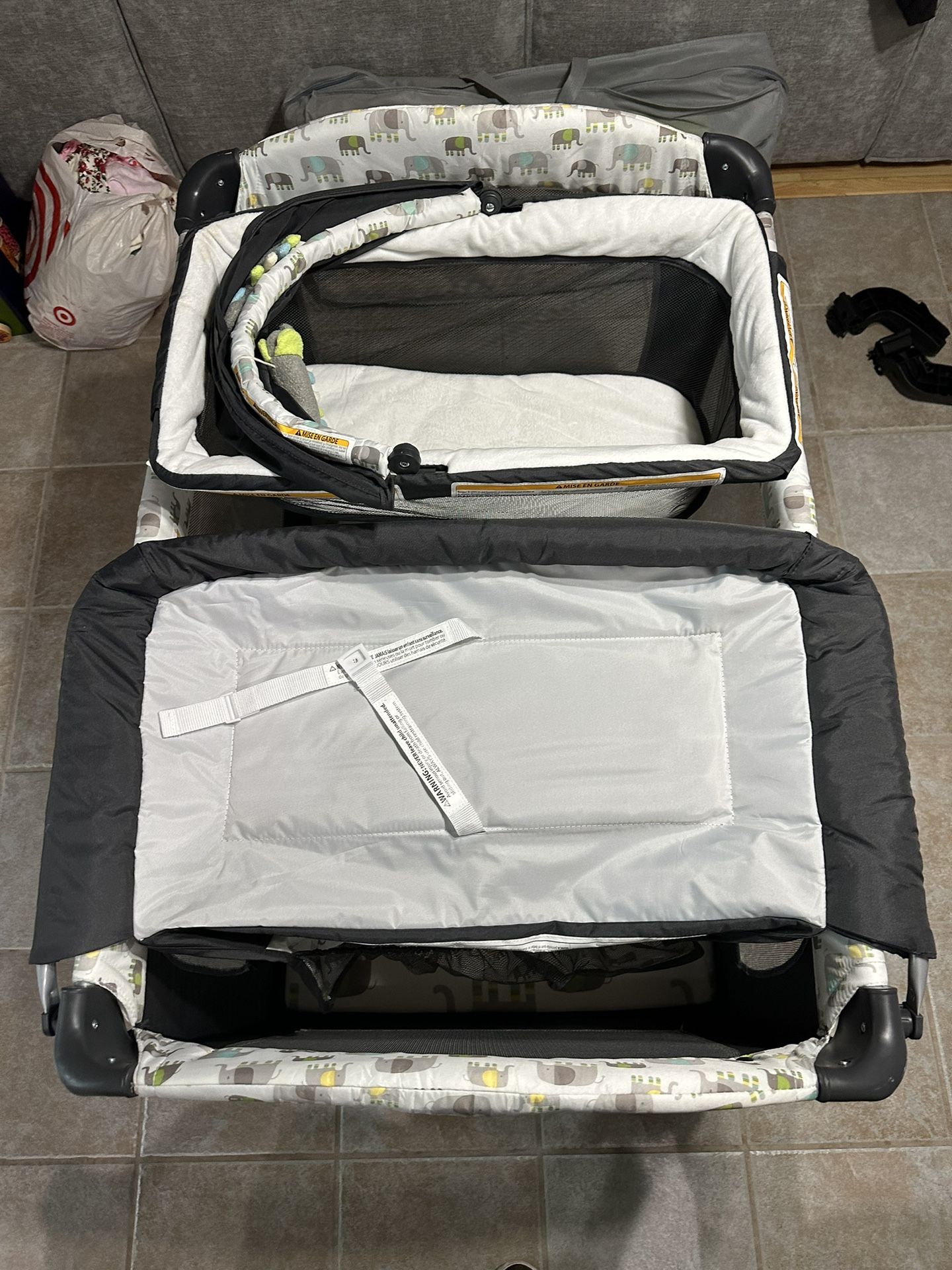 Baby Trend Lil Snooze Deluxe II Nursery Center