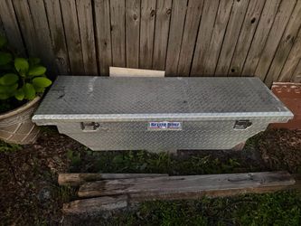 Truck tools box