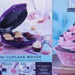 Electric Cupcake Maker - makes 7 mini cupcakes 