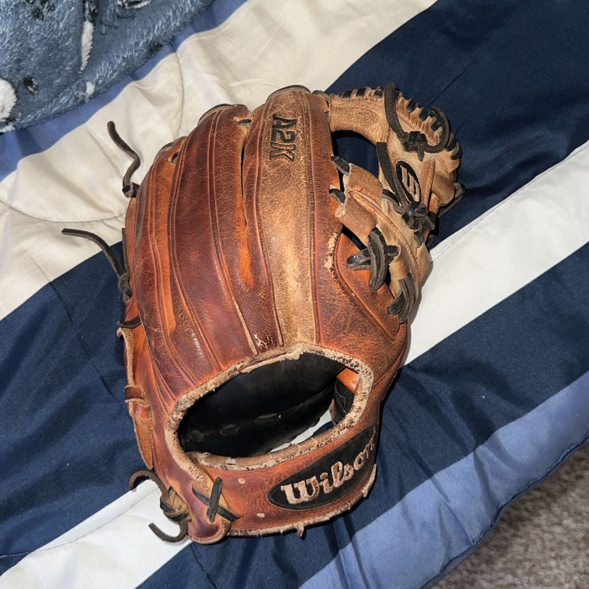 Used A2k Glove Size 11.5