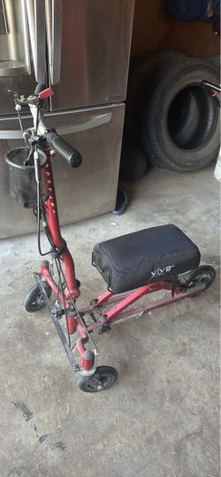 Knee scooter