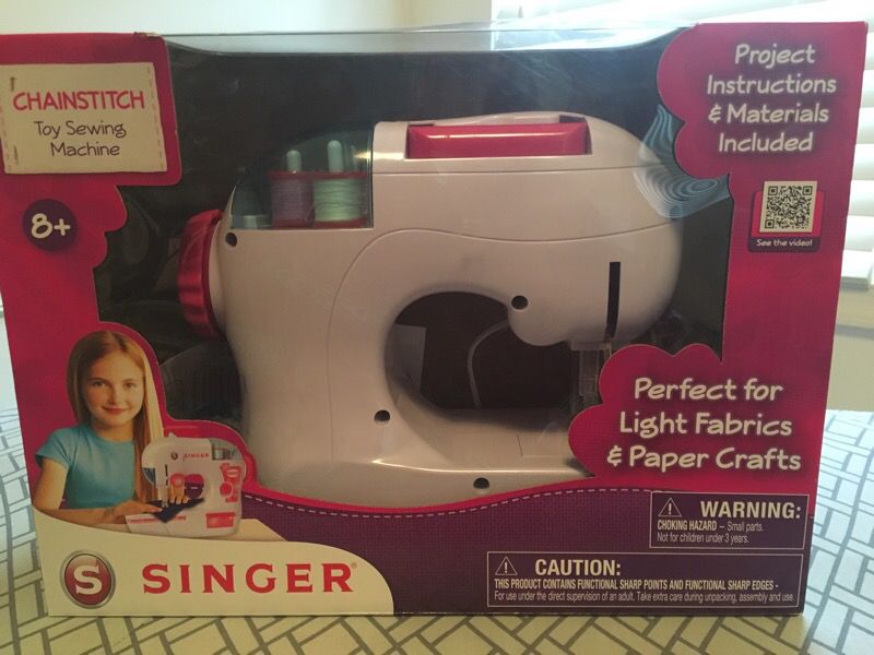 SINGER Toy Sewing Machine
