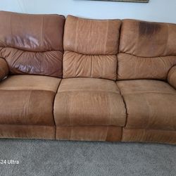 La Z Boy Couch Both Ends Recline
