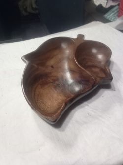 Serving dish.