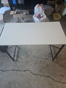 Sleek 39" Minimalist Desk – White/Black – Fully Assembled!